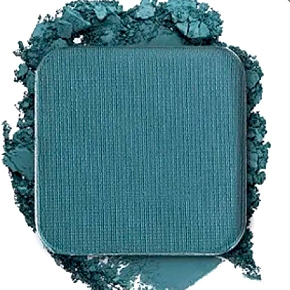 COPY - 💄Makeup Geek💄Signature Eyeshadow Blue Me Away NWT - Picture 1 of 3